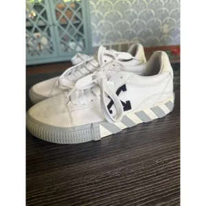 OFF-WHITE Vulcanized White &amp; Gray Canvas Low Top Sneakers Sz. 37
