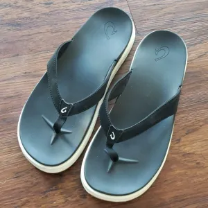 Olukai Black Leather Thong Summer Sandals Womens Size 10