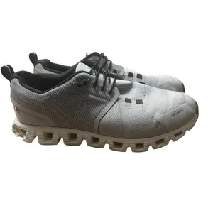 ON RUNNING Cloud 5 Waterproof in Glacier / White Size 8.5 —damaged tread