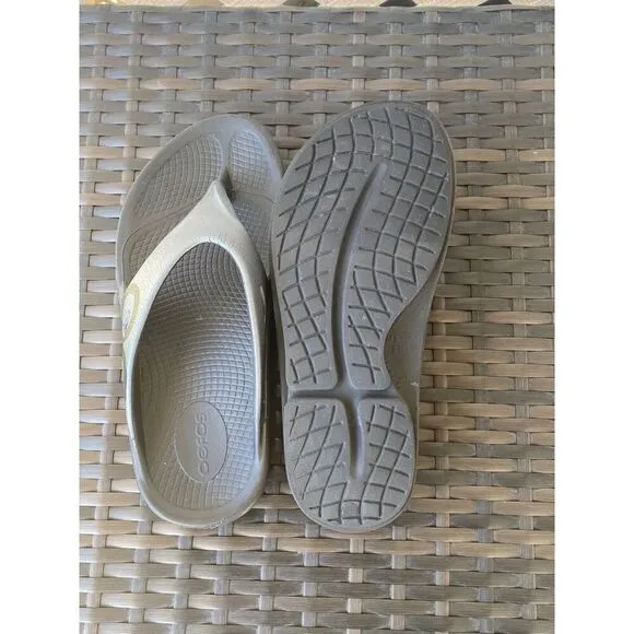 Oofos Sandals womens size 7
