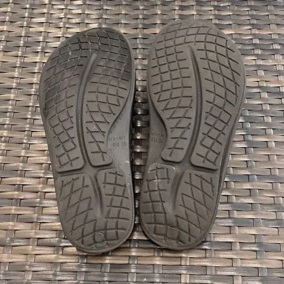 Oofos Sandals womens size 7