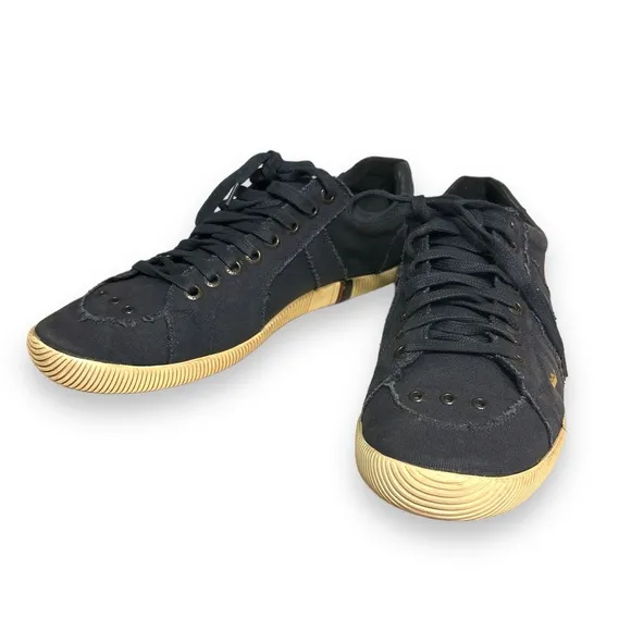 OSKLEN Men Monochrome Canvas Riva Sneakers