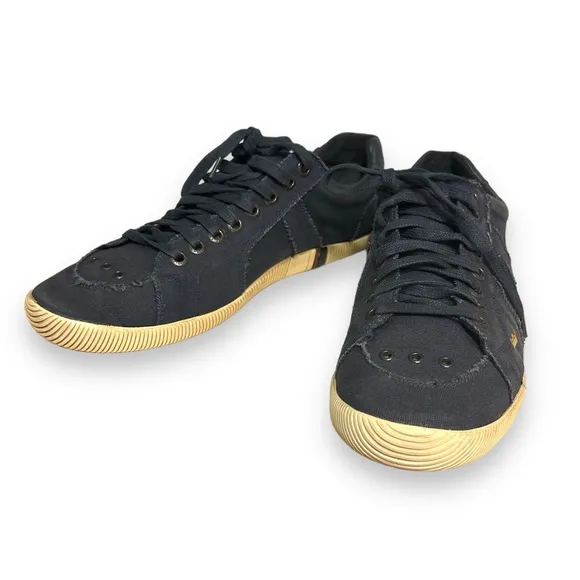 OSKLEN Men Monochrome Canvas Riva Sneakers