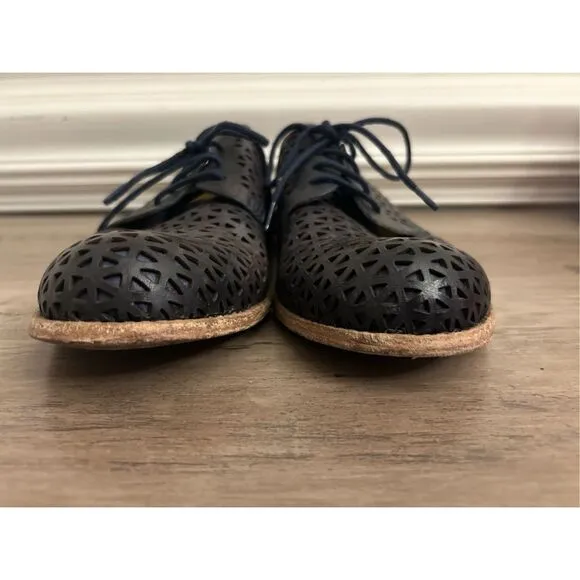 Patricia Nash Sofia Perforated Oxford Flats sz 8.5 Italian Preppy Work