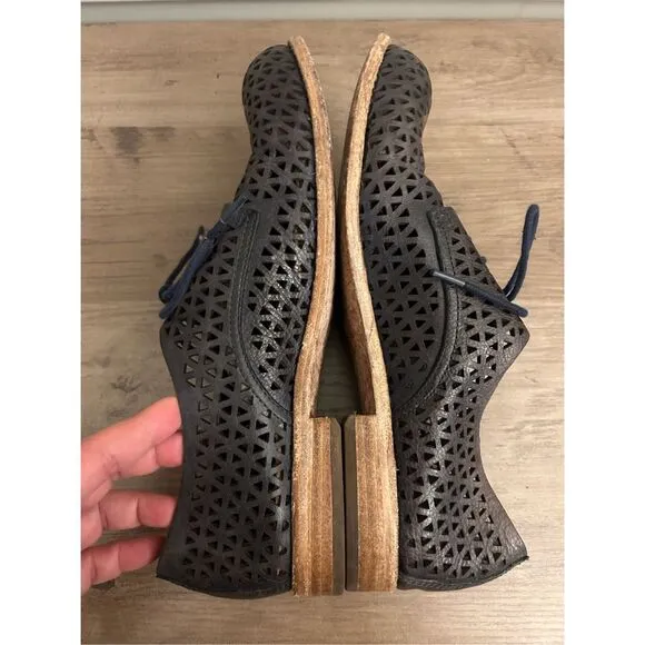 Patricia Nash Sofia Perforated Oxford Flats sz 8.5 Italian Preppy Work