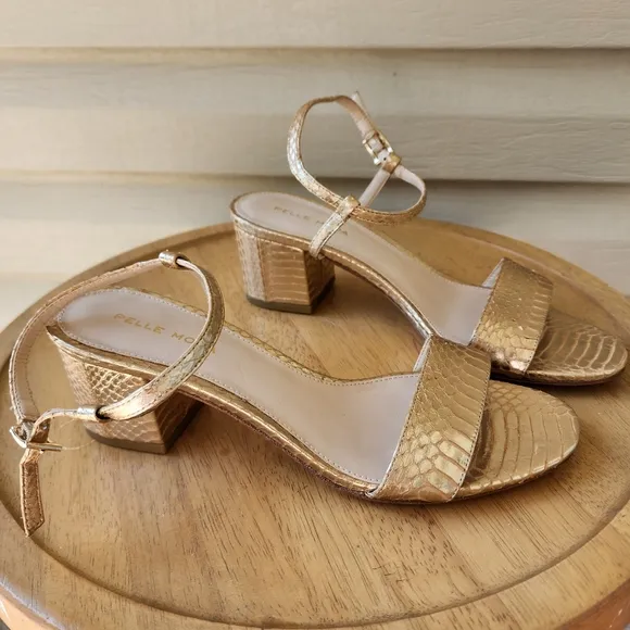 Pelle Moda sandals size 8.5