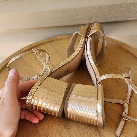 Pelle Moda sandals size 8.5