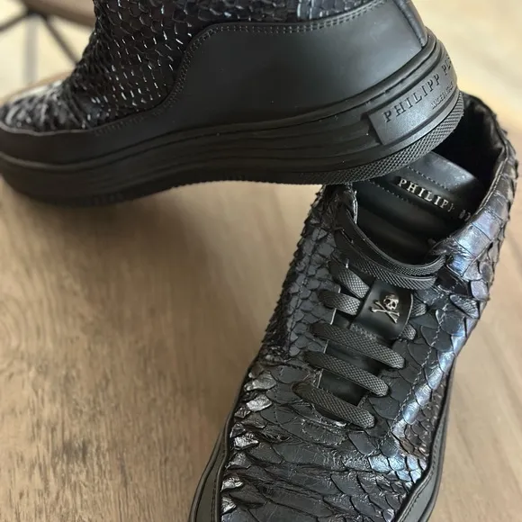 Philipp Plein Black Textured Sneakers with Skull Emblem