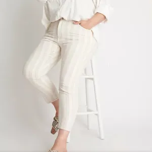 Pilcro Fleur High-Rise Slim Boyfriend Jeans- Size 29 TALL