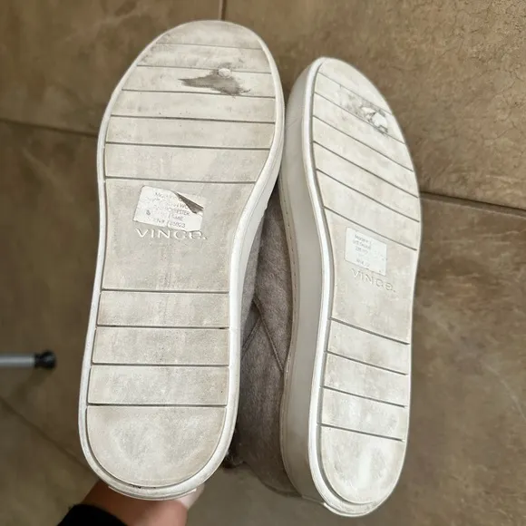 Pre-Loved 🥰 Vince Hightop Sneakers