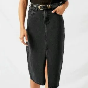 Pull &amp; Bear Black Front Middle Slit Raw Hem Long Midi Denim Skirt Size L