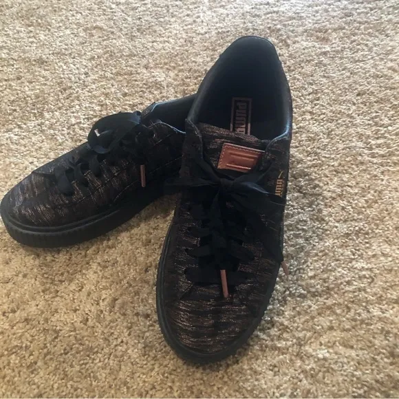 PUMA /BASKET PLATFORM VR SNEAKERS/ NWOB / NWOT Woman’s / Size 7