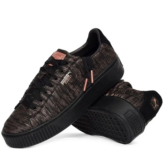 PUMA /BASKET PLATFORM VR SNEAKERS/ NWOB / NWOT Woman’s / Size 7