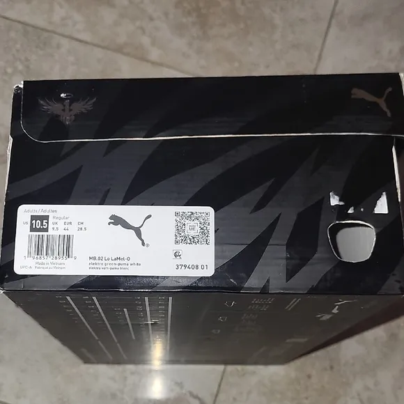 Puma Black and Green Sneakers
