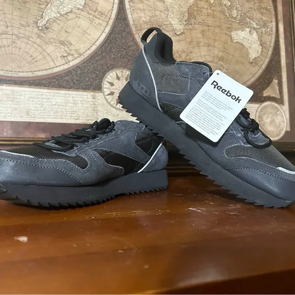 Reebok • Classics Leather Ripple Trail Sneakers