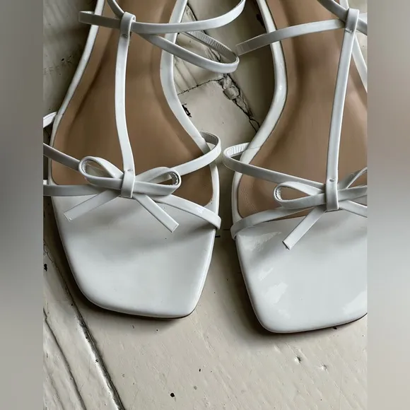 Reformation White Patent Leather Maya Bow Flat Sandals Preppy Luxe Vacation