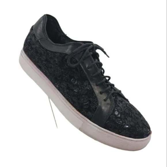 Robert Graham Paisley Skull Sneakers GUC $208  size 9    S2540