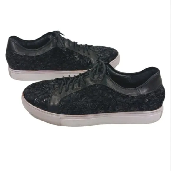 Robert Graham Paisley Skull Sneakers GUC $208  size 9    S2540