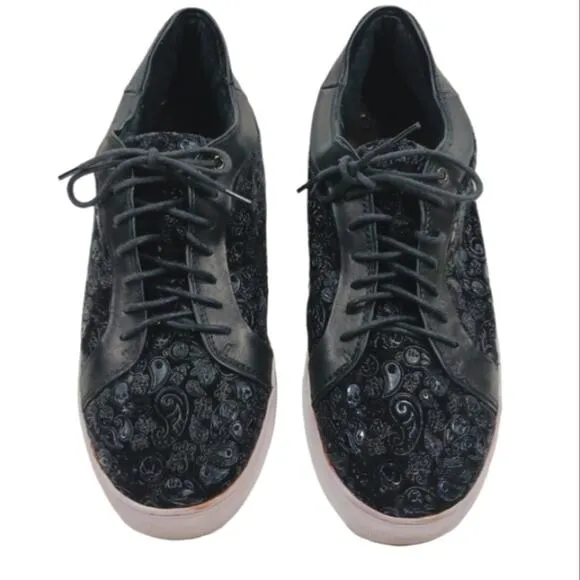 Robert Graham Paisley Skull Sneakers GUC $208  size 9    S2540