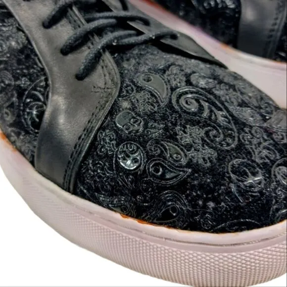 Robert Graham Paisley Skull Sneakers GUC $208  size 9    S2540
