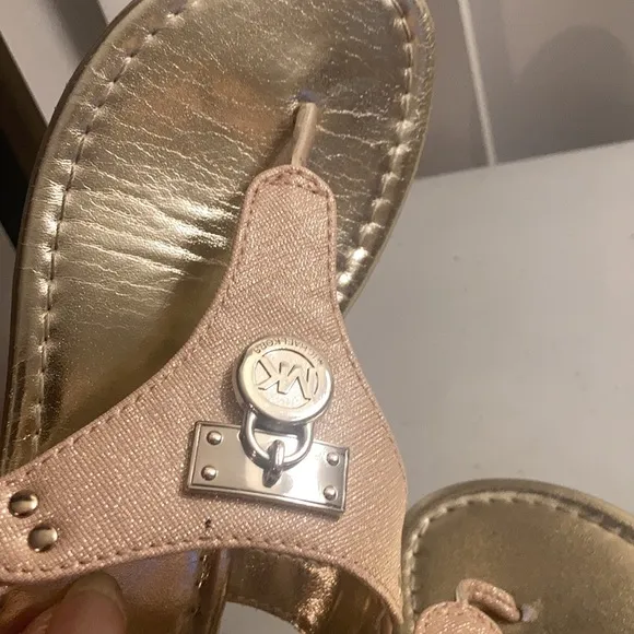 Rosalie 2 Rose Gold US Sz 1 Girls Michael Kors Glittery Thong Sandals
