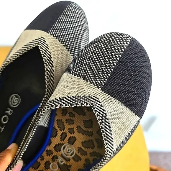 Rothy's The Flat Round Toe Black And Cream Plaid Retired Pattern Size 8 🛍 🌴