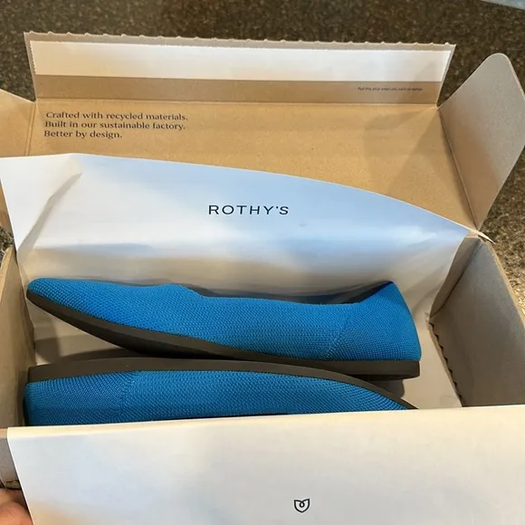 Rothy's the point in rare Peacock color