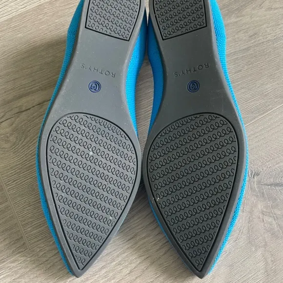 Rothy's the point in rare Peacock color