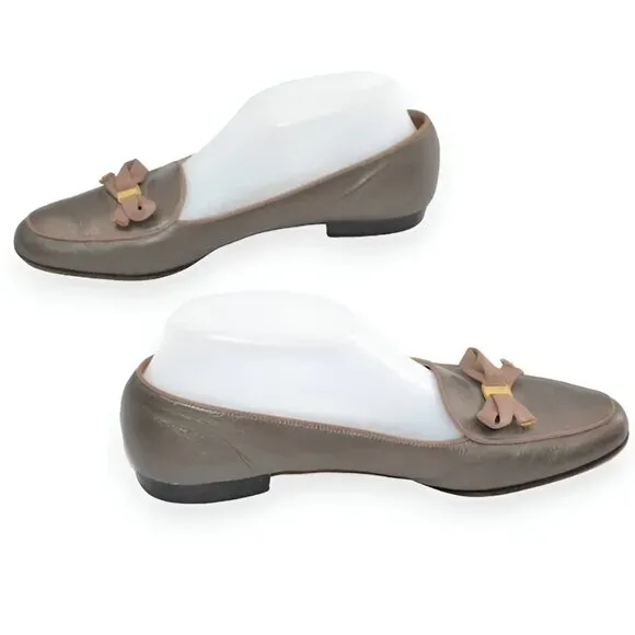 Salvatore Ferragamo Vintage Bow Bronze Pewter Taupe Leather Flats Loafers 8 AA
