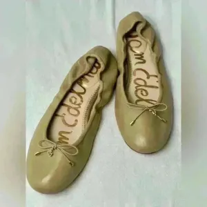 Sam Edelman Felicia  Ballet Flat in Soft Beige Leather Size 9.5