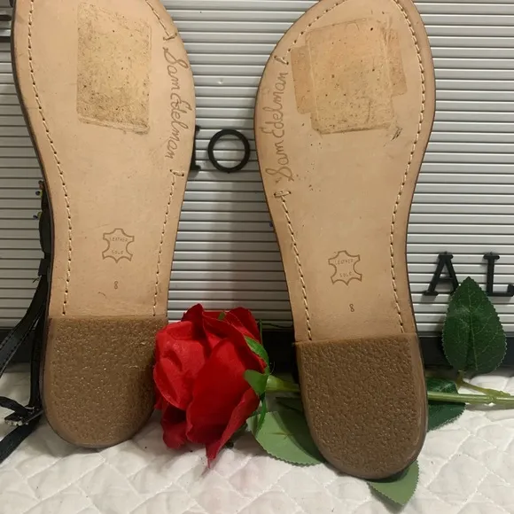 Sam Edelman Gabrielle Beaded Shell T Strap Thong Sandals