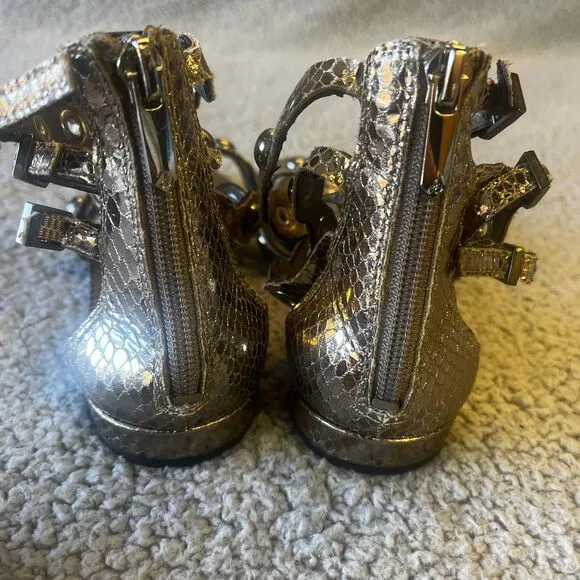 Sam Edelman Gladiator Sandals Womens 6 Gold Thong Studs Strappy