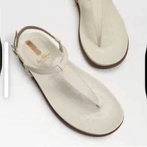 Sam Edelman Naomi Thong Ivory Leather Ankle Strap Sandals Women’s Size 10