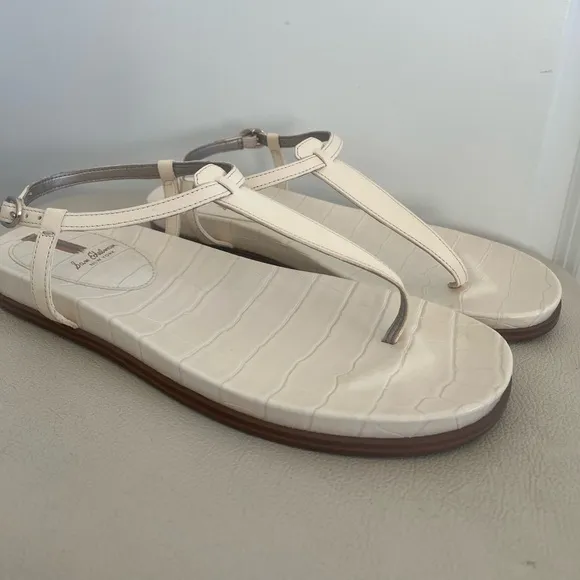 Sam Edelman Naomi Thong Ivory Leather Ankle Strap Sandals Women’s Size 10