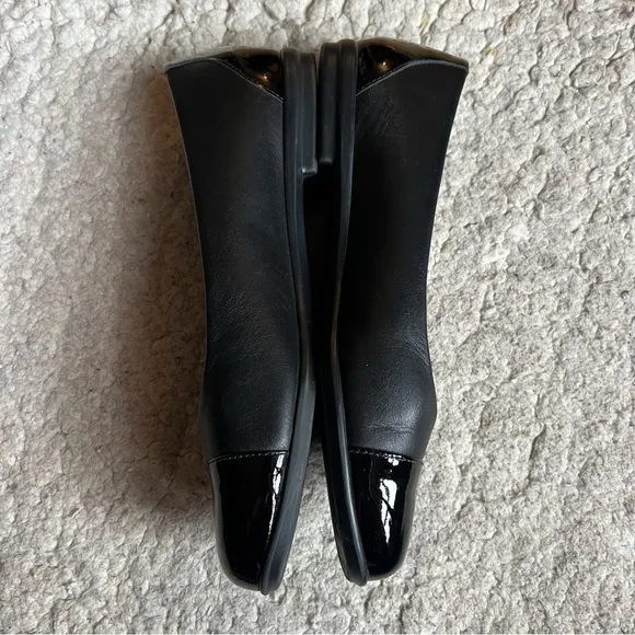 SAS: Black Leather Patent Leather Tip&amp; Heels Toes Slip On Ballet Flats Sz 11.5M