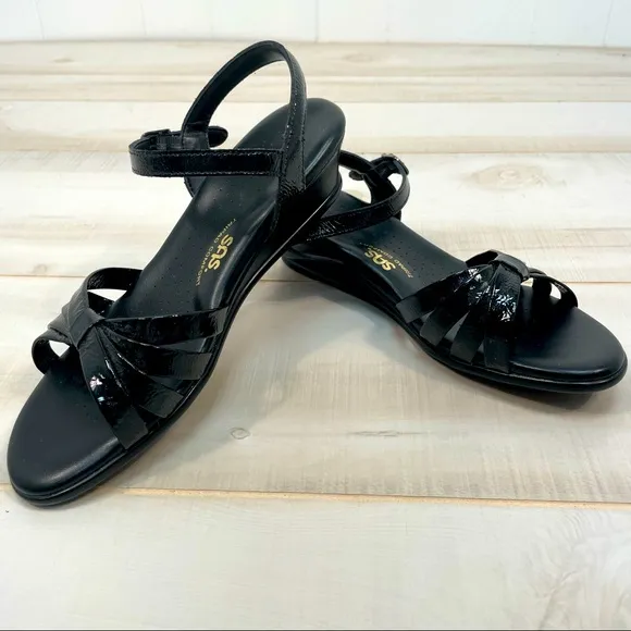 SAS Black Strappy Quarter Strap Patent Leather Wedge Sandals NWOT Sz 8N Tripad