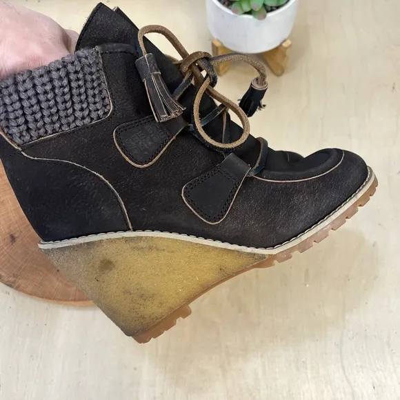 SEE BY CHLOE |  Knit Collar Wedge Lug Boots in Brown Nubuck Size 36.5
