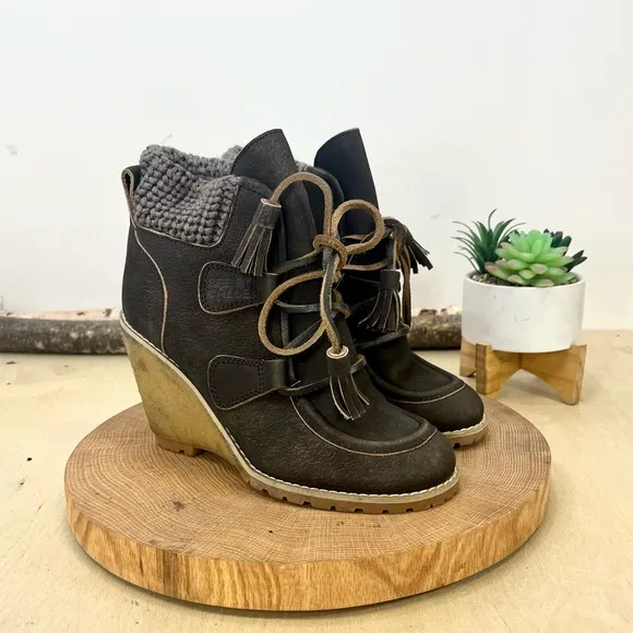 SEE BY CHLOE |  Knit Collar Wedge Lug Boots in Brown Nubuck Size 36.5