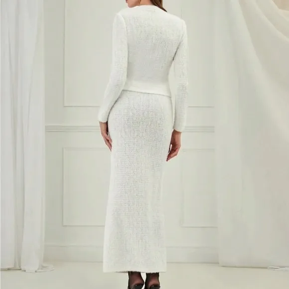 SET White/silver metallic thread knit 2 piece midi skirt with matching cardigan