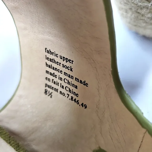 Seychelles Green Fabric Wedge Sandals Size 8.5