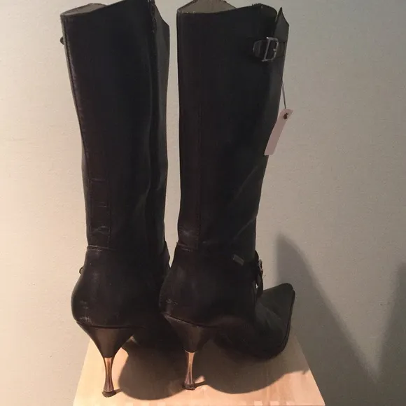 SIGNIFICANT DAMAGE…Harley Davidson blk leather stiletto midcalf boot