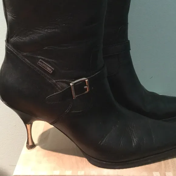 SIGNIFICANT DAMAGE…Harley Davidson blk leather stiletto midcalf boot