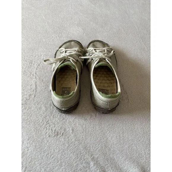 Simple Green Toe Women's 8.5 Lace Up Sneakers Olive Green With Ivory Laces‎