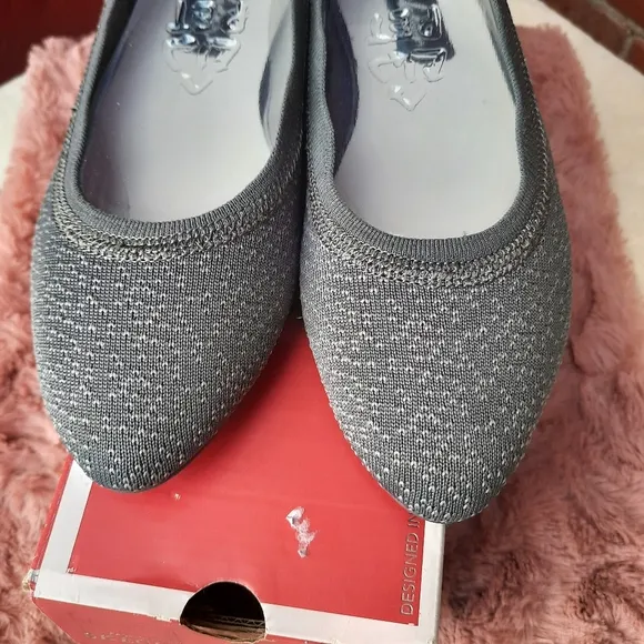 Skechers Cleo Dots Flat Memory Foam Comfort Slip On Ballet 8 Gray NEW