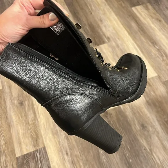 Skechers leather platform heeled Black combat Boots size 8 Y2K NEW 90’s goth