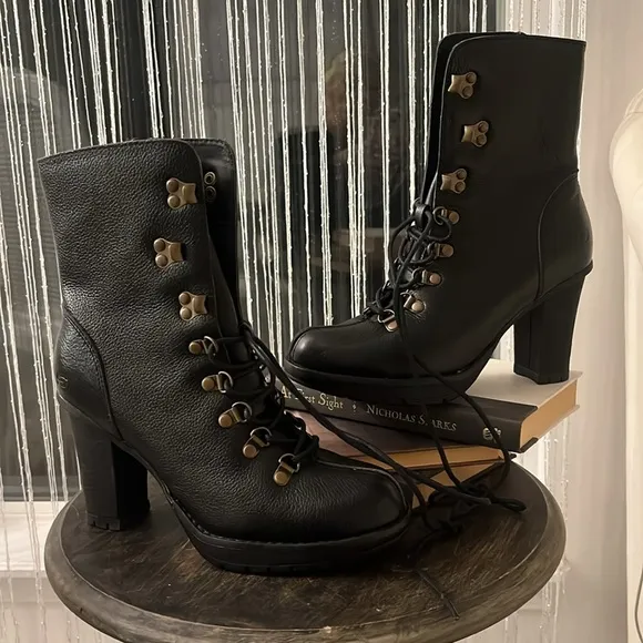Skechers leather platform heeled Black combat Boots size 8 Y2K NEW 90’s goth