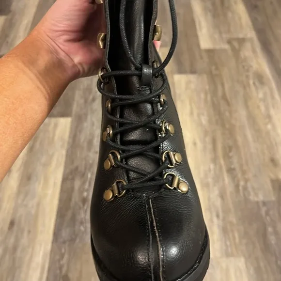Skechers leather platform heeled Black combat Boots size 8 Y2K NEW 90’s goth