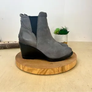 SOREL | After Hours Suede Wedge Chelsea Boots in Grey Size 8.5