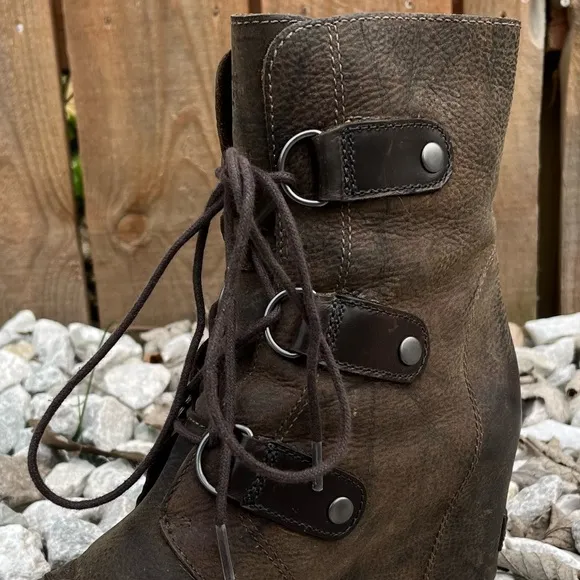 *Sorel | Brown Leather Joan of Arctic Wedge Boots Size 8