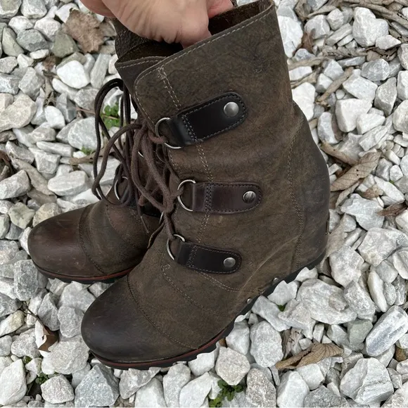*Sorel | Brown Leather Joan of Arctic Wedge Boots Size 8